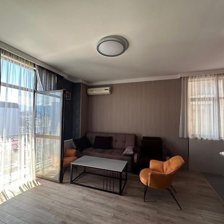 Apartament On Rustaveli Batumi Exterior foto