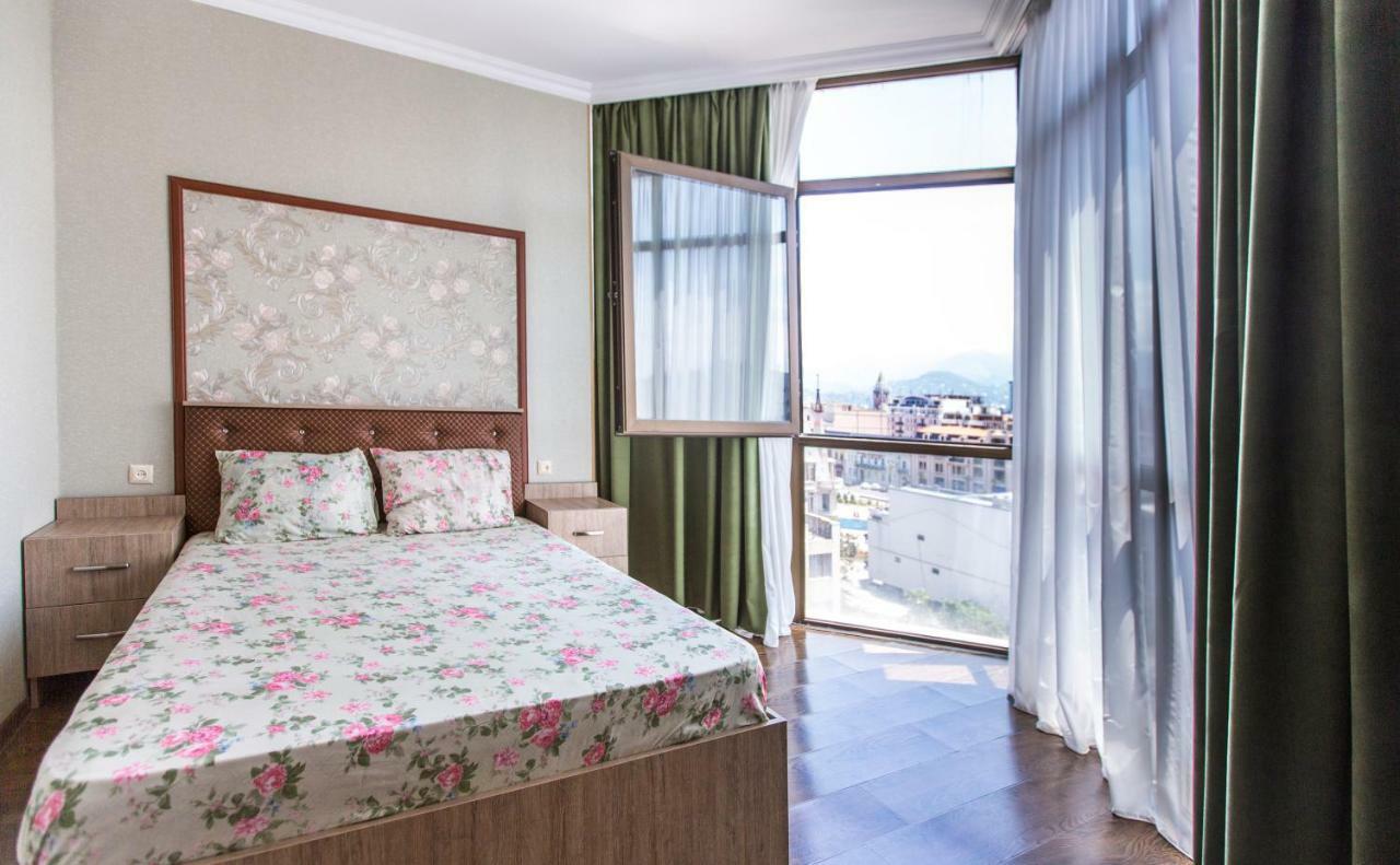 Apartament On Rustaveli Batumi Exterior foto