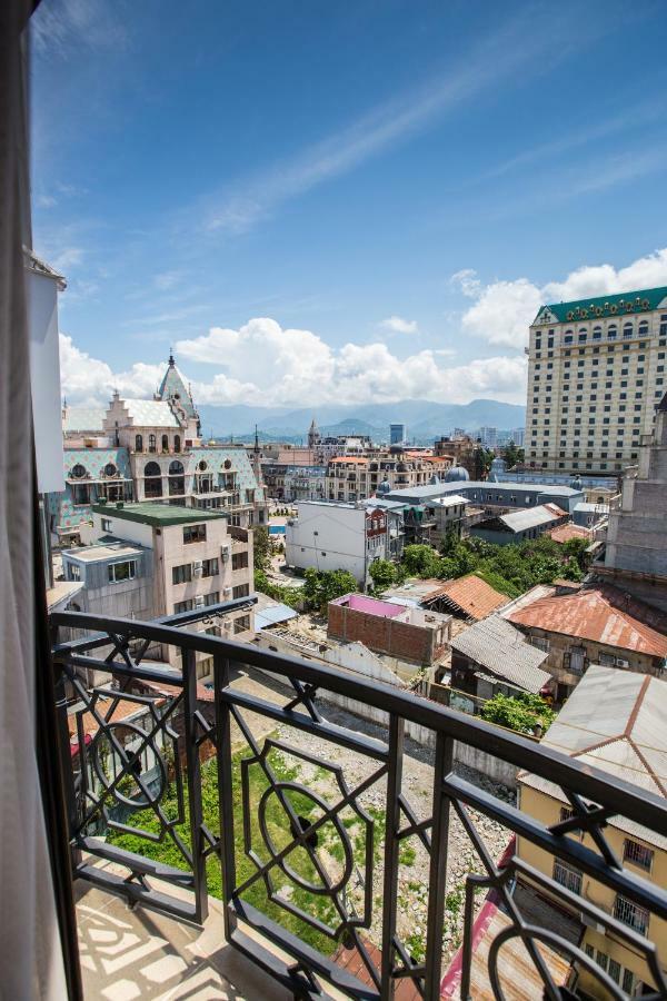 Apartament On Rustaveli Batumi Exterior foto